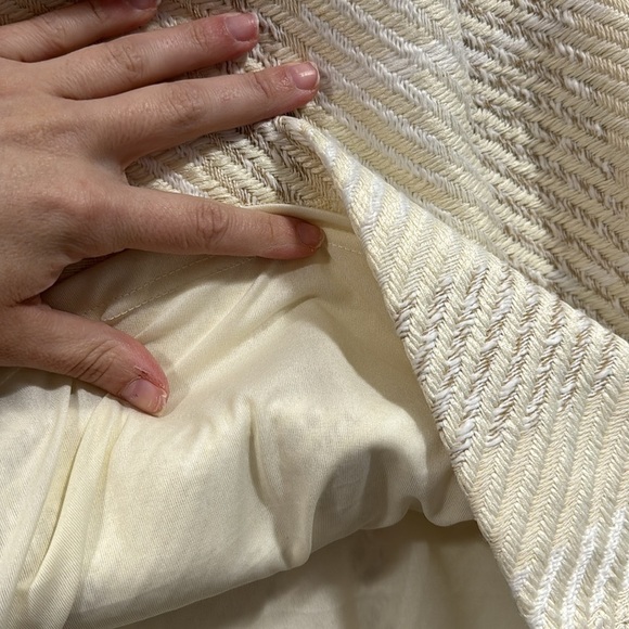 NWT Textured Tweed Cream and White Mini Skirt H & M Size Small - Picture 5 of 8